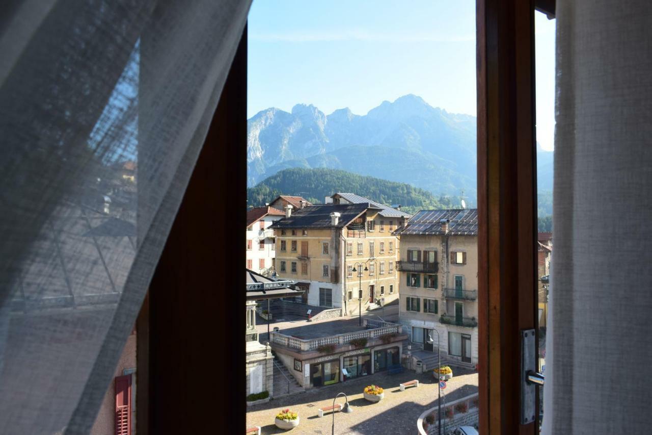 Lozzo Di Cadore - Dolomiti - Piazza IV Novembre Lozzo Cadore Zewnętrze zdjęcie