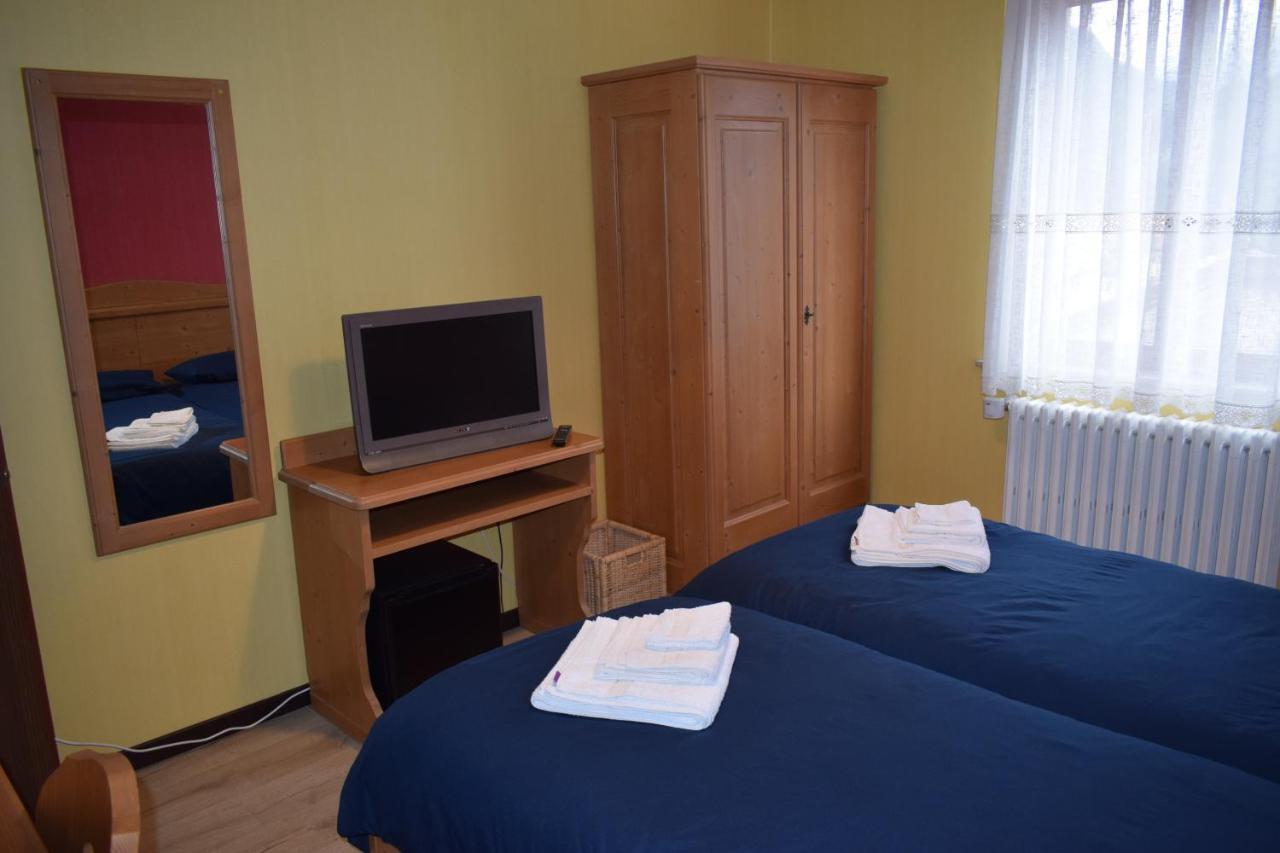 Lozzo Di Cadore - Dolomiti - Piazza IV Novembre Lozzo Cadore Zewnętrze zdjęcie